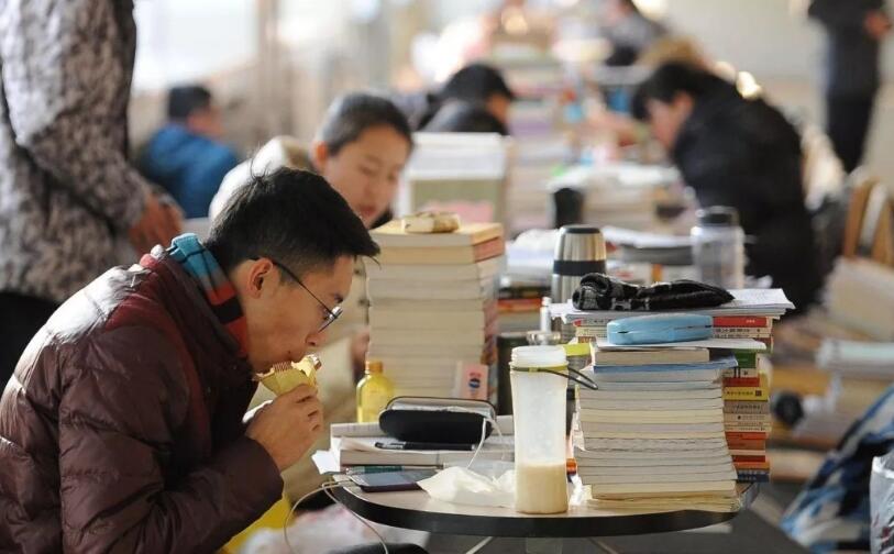 硕博毕业人数首超本科生