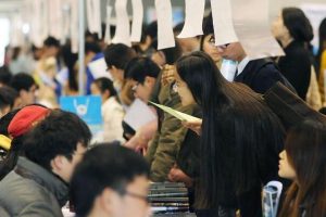 硕博毕业人数超本科,这让大专、本科生情何以堪