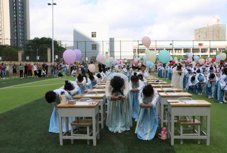 古之学者必有师，师者，所以传道受业解惑也